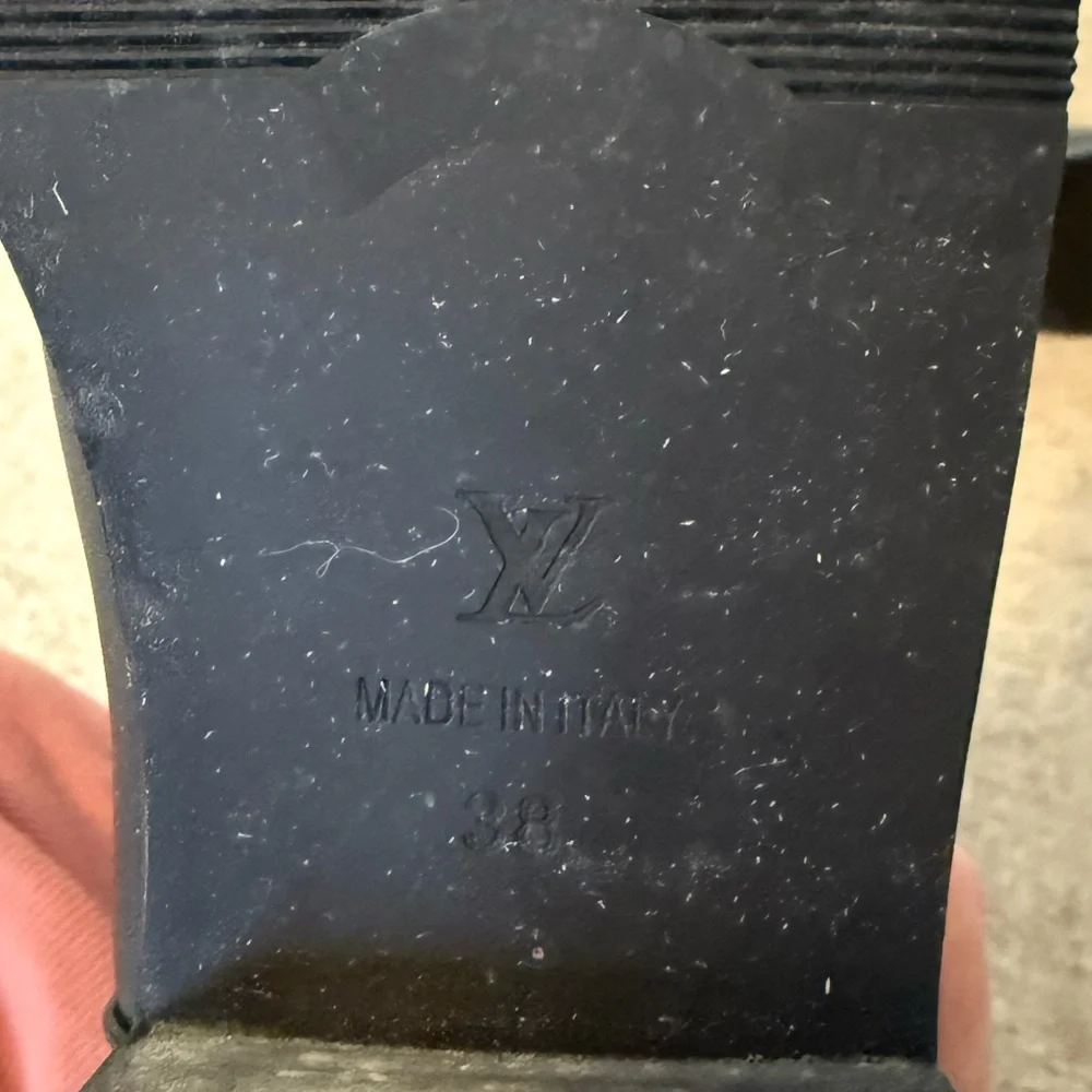 LV Boots - Picture 4 of 4